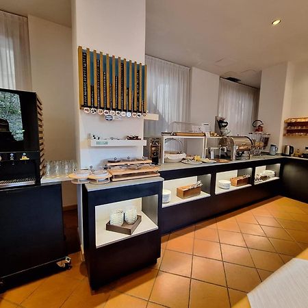 Albergo Italia Урбино Экстерьер фото
