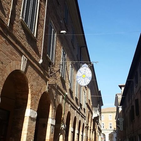 Albergo Italia Урбино Экстерьер фото
