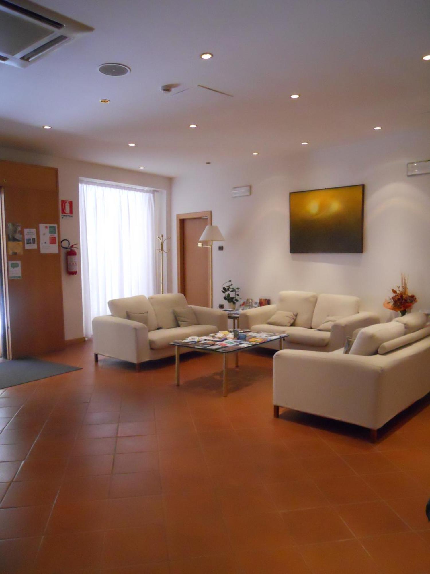 Albergo Italia Урбино Экстерьер фото