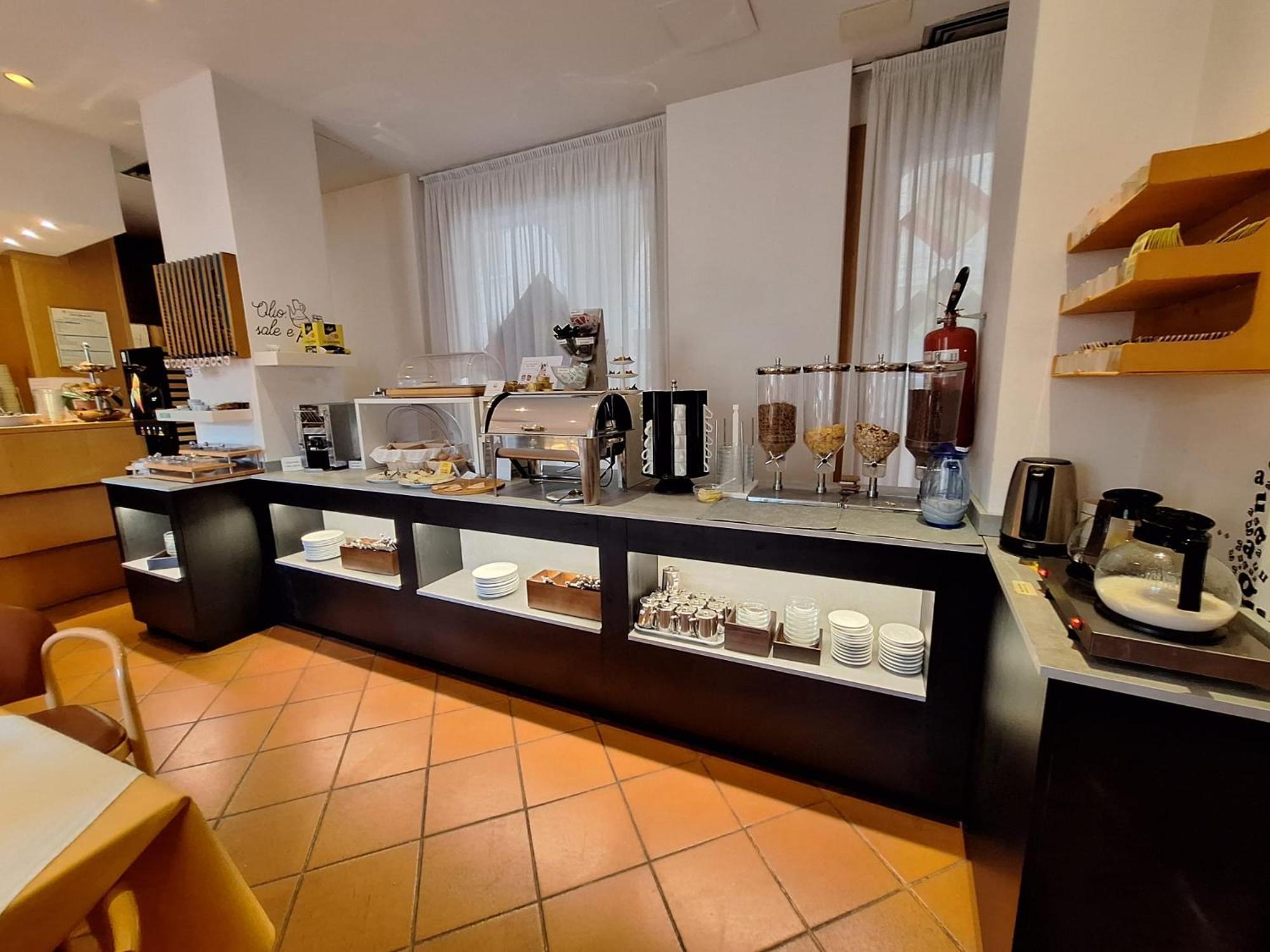 Albergo Italia Урбино Экстерьер фото