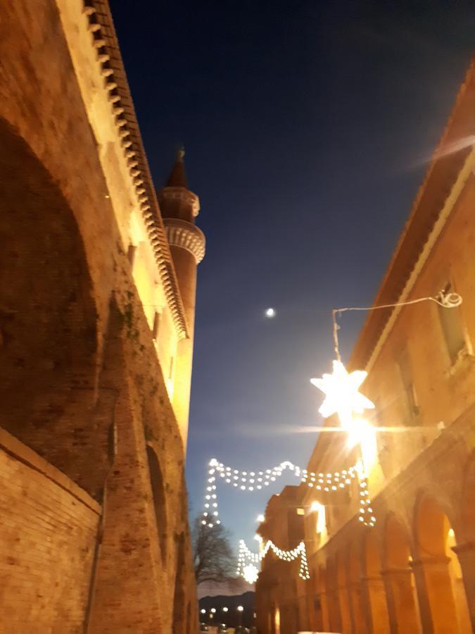 Albergo Italia Урбино Экстерьер фото