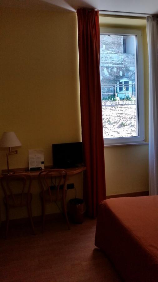 Albergo Italia Урбино Номер фото