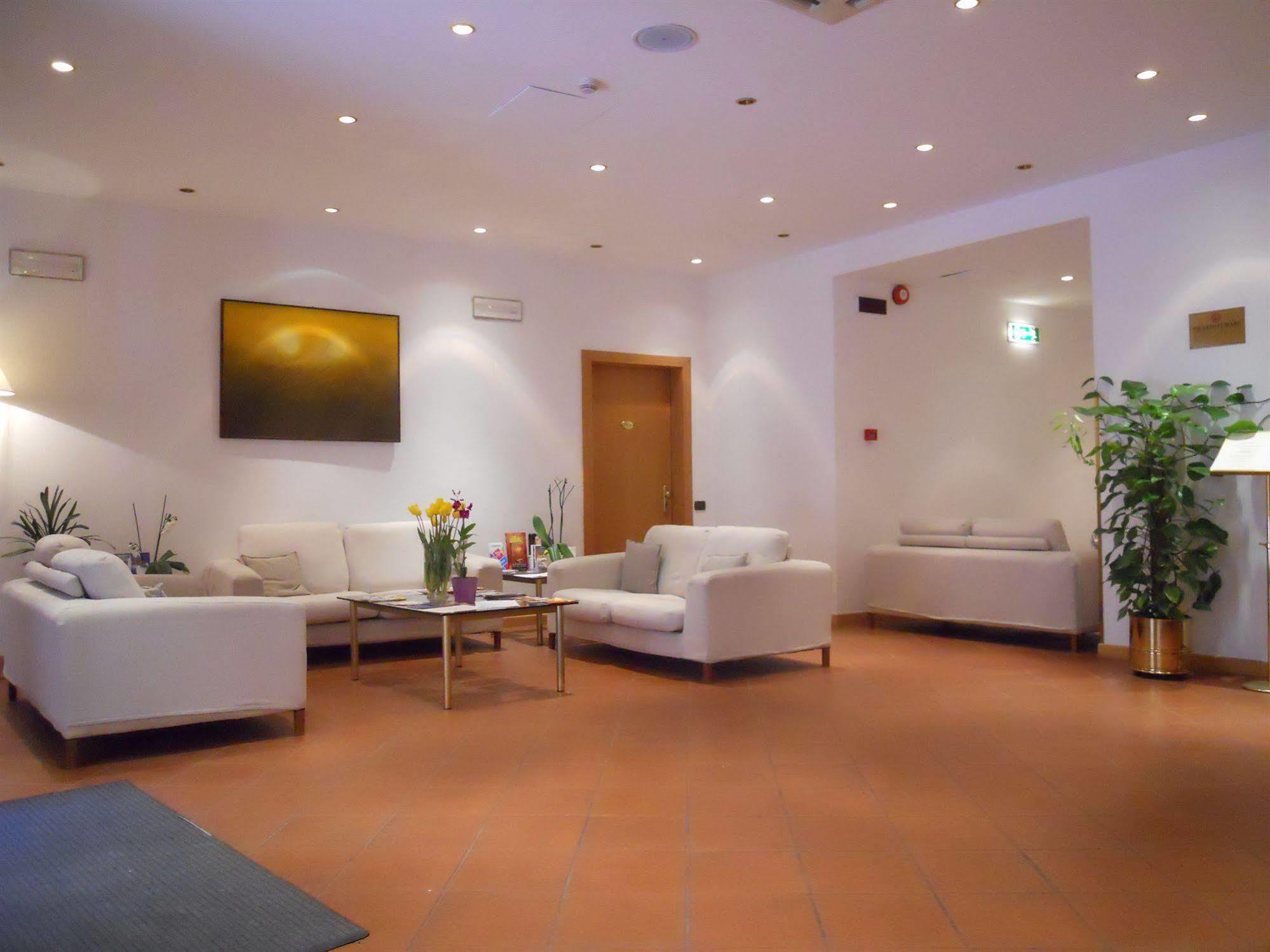 Albergo Italia Урбино Экстерьер фото